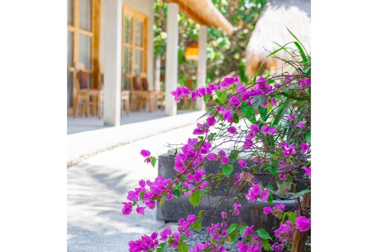 Golden Garuda Cottages Pelilit Exterior photo