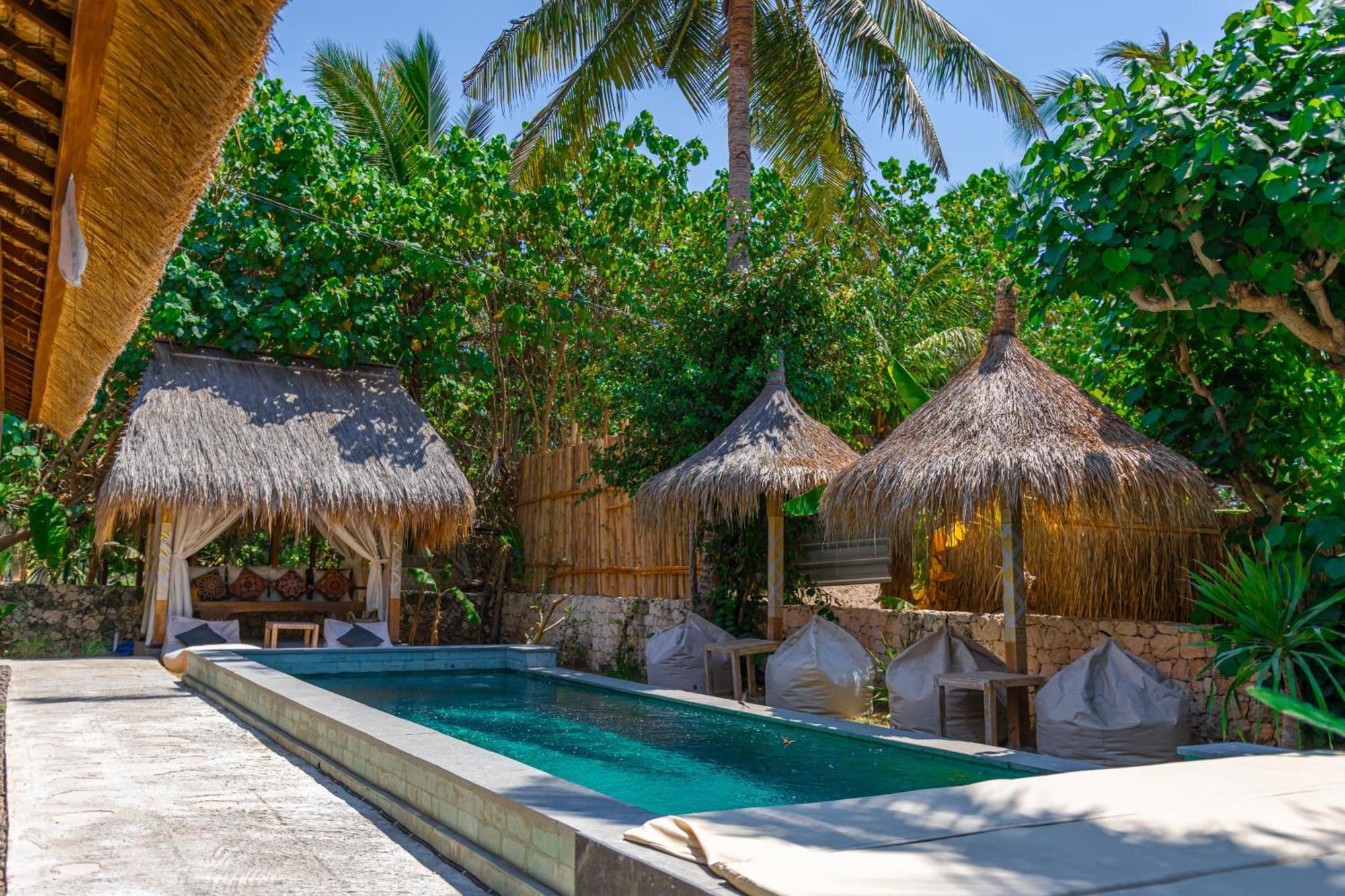 Golden Garuda Cottages Pelilit Exterior photo