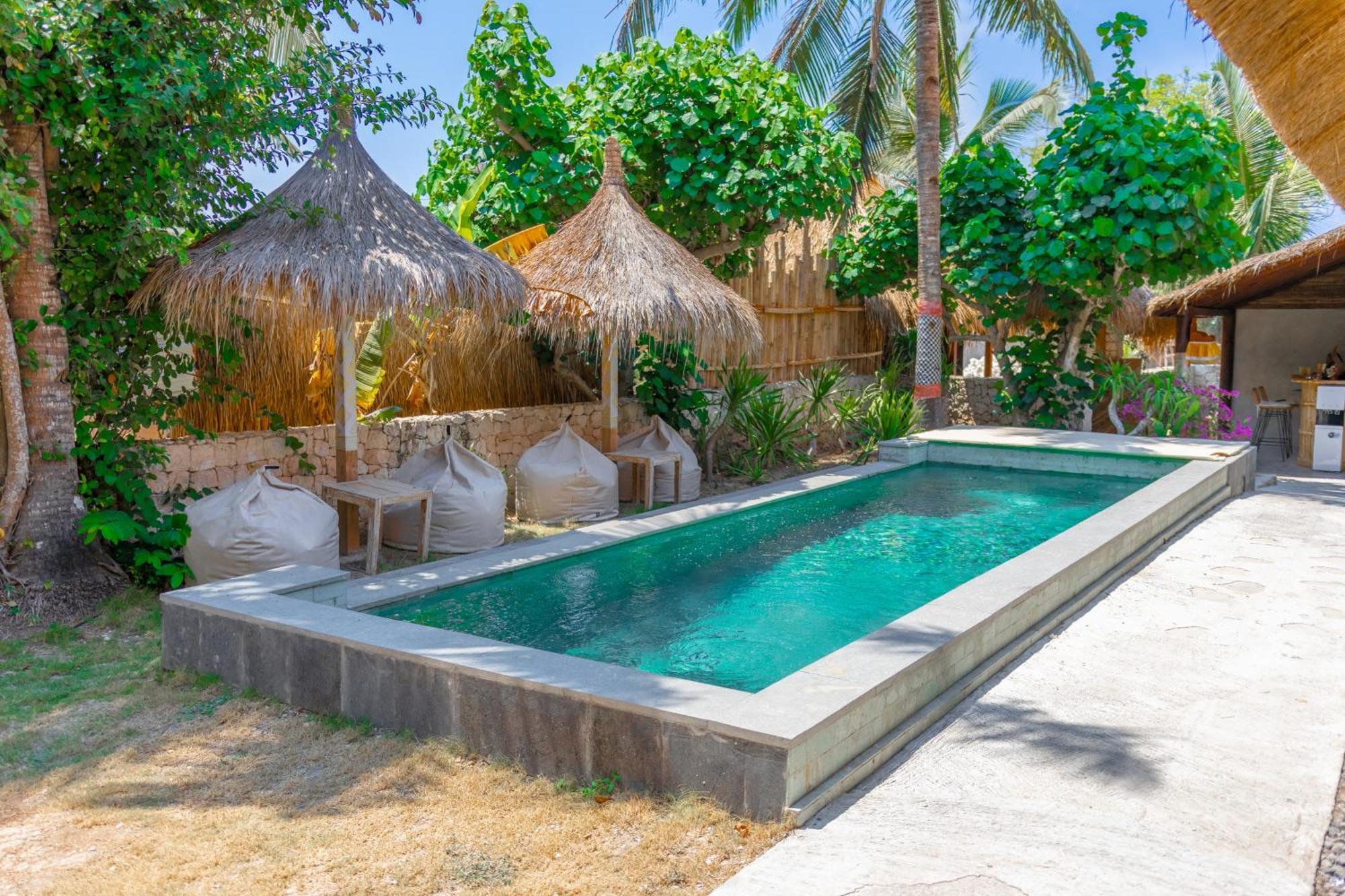 Golden Garuda Cottages Pelilit Exterior photo